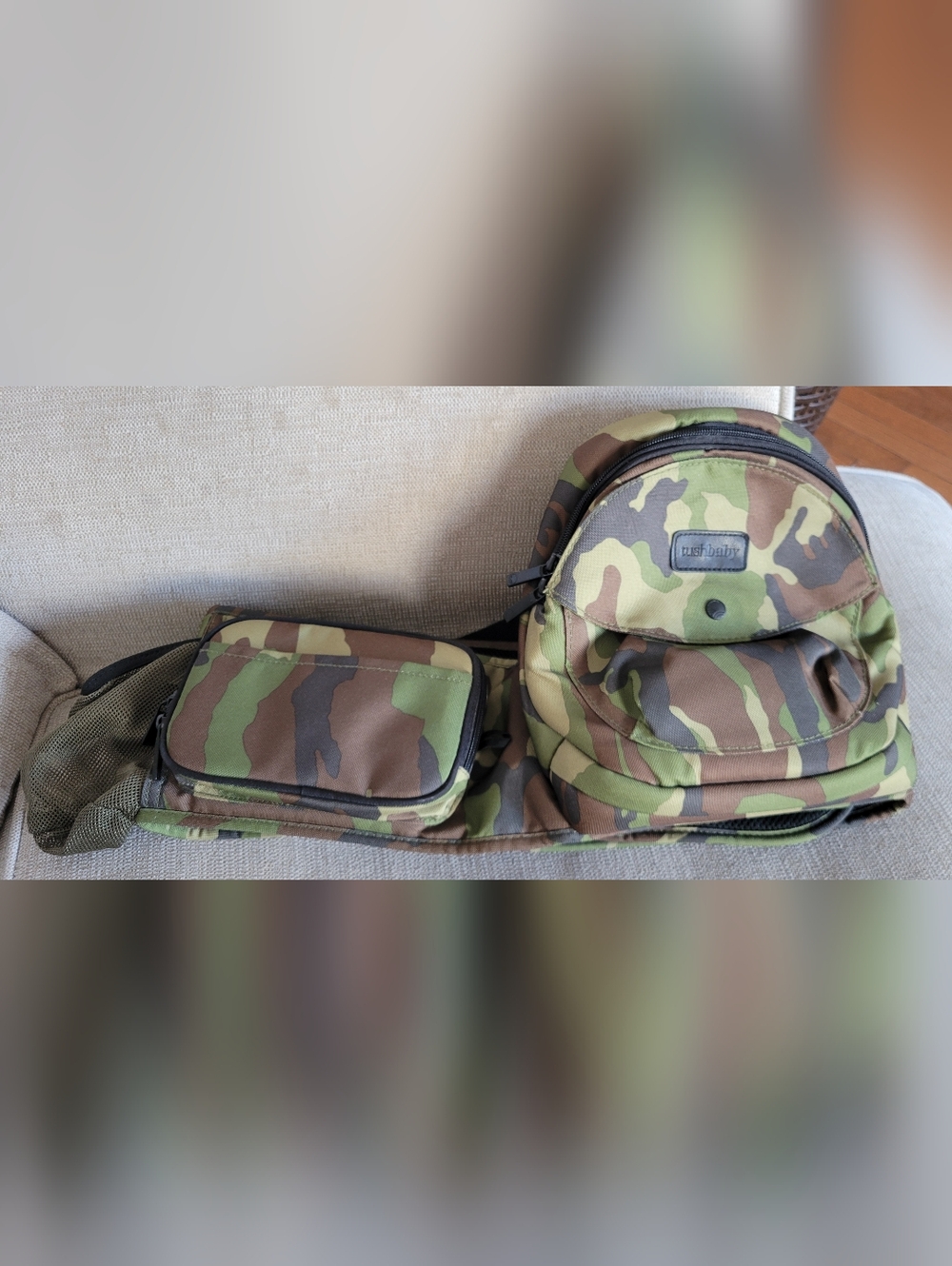 Tushbaby baby hip carrier In Camo